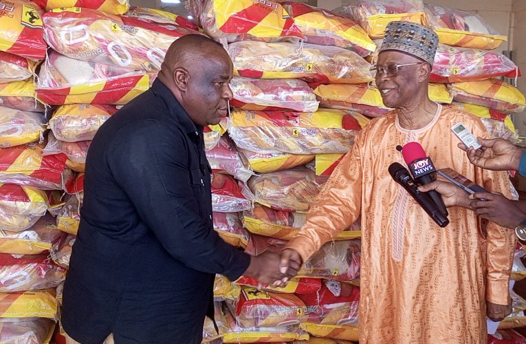 UWR: Alhaj Mahama Iddrisu Donates Food stuff to NDC ahead of  December 7 polls